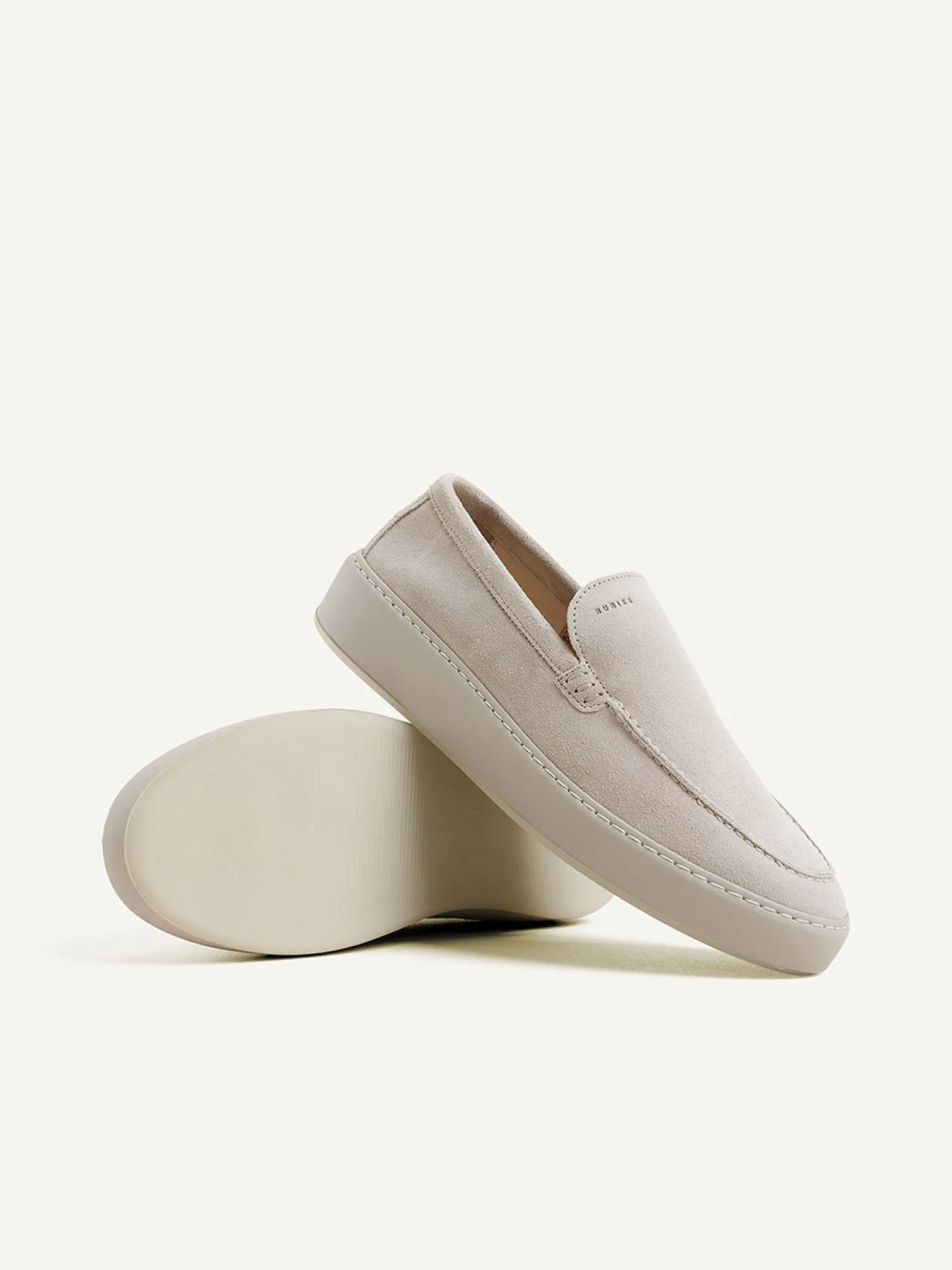 Jiro Mio Beige Suède Loafers Voor Heren