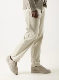 Vince Viggo Beige Suede Sneakers Voor Heren